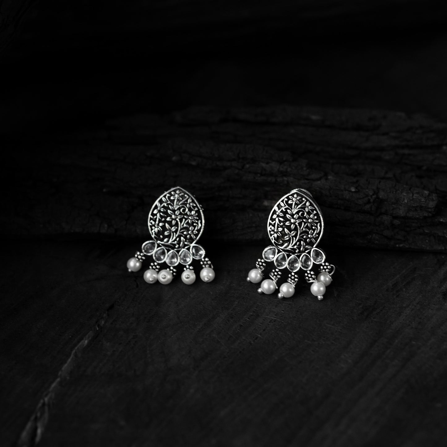 Saanjh Bela Floral Oxidised Necklace Set