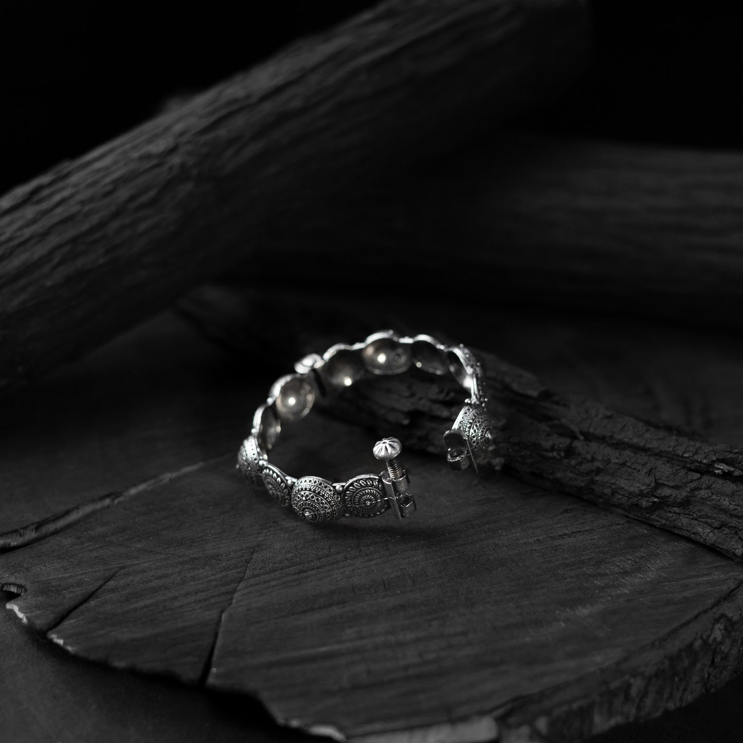 Saanjh Bela Chakra Oxidised Bangle