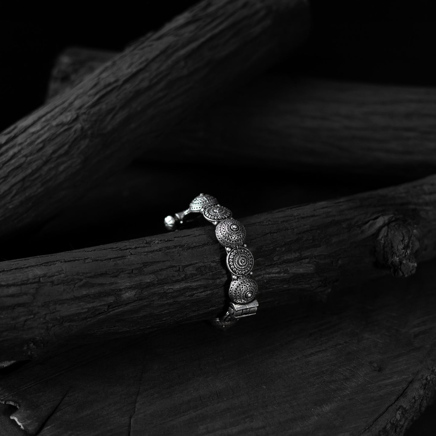 Saanjh Bela Chakra Oxidised Bangle