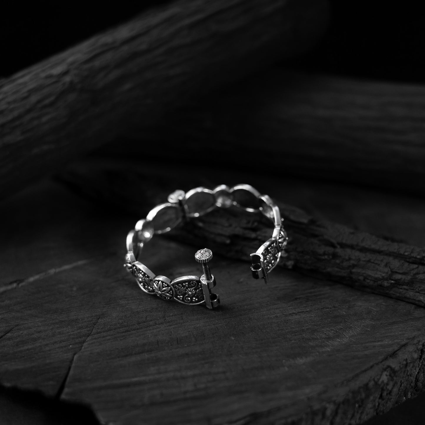 Flower Saanjh Bela Oxidised Bangle