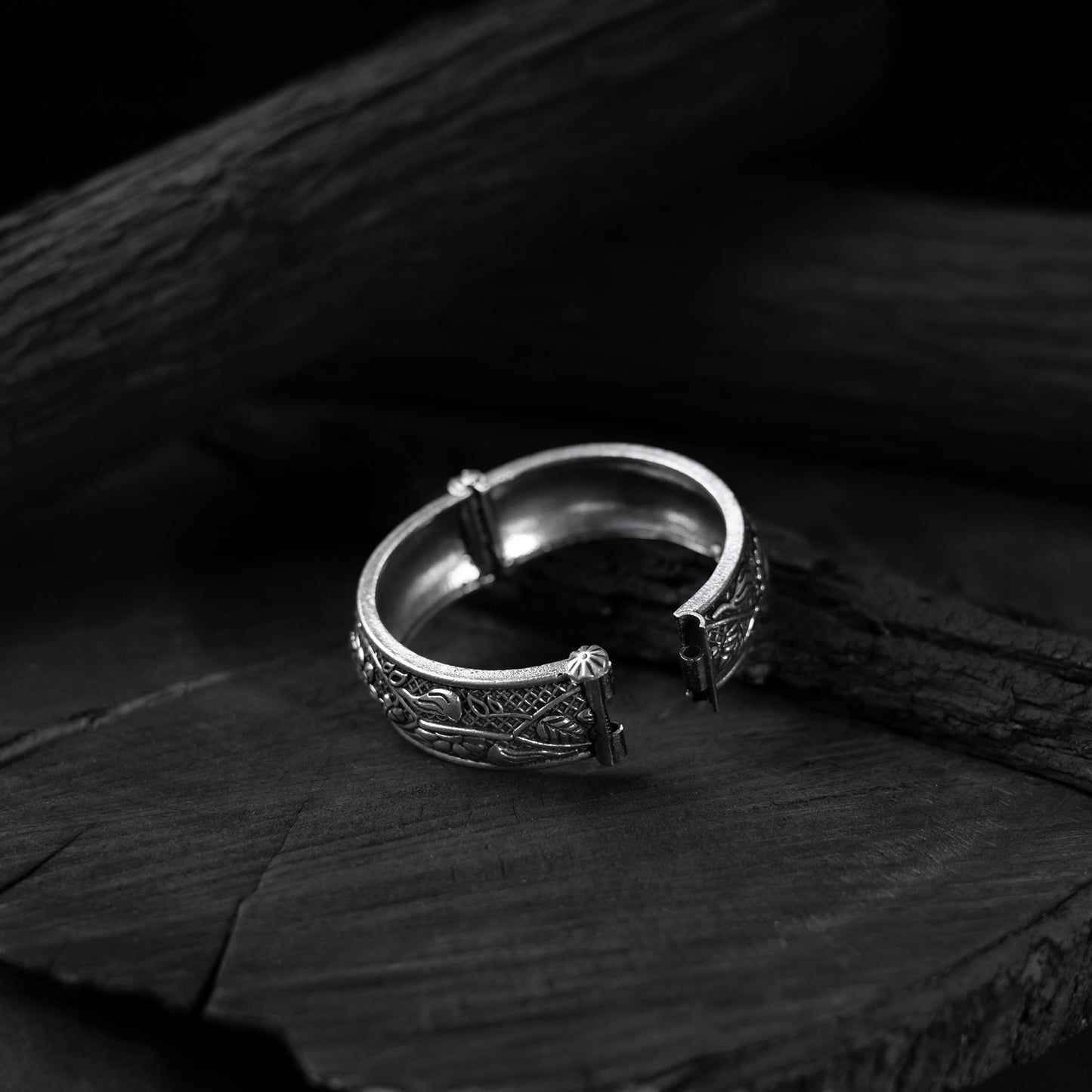 Floral Saanjh Bela Oxidised Bangle