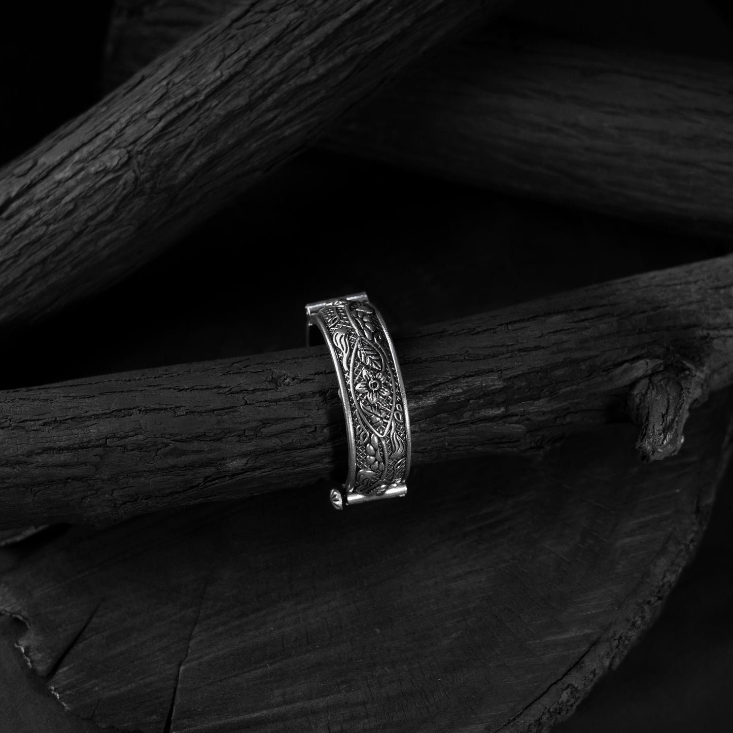 Floral Saanjh Bela Oxidised Bangle
