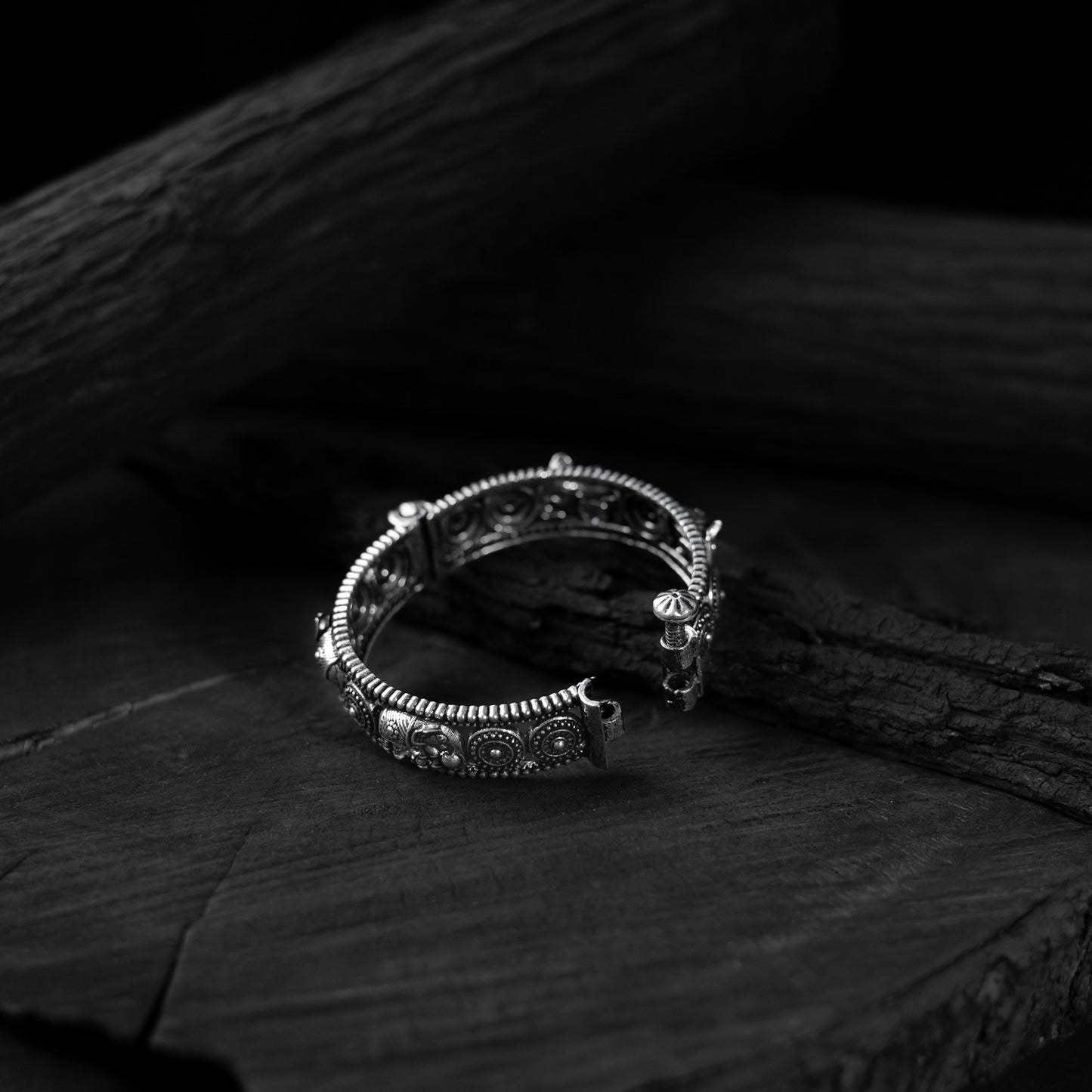 Saanjh Bela Elephant Oxidised Bangle