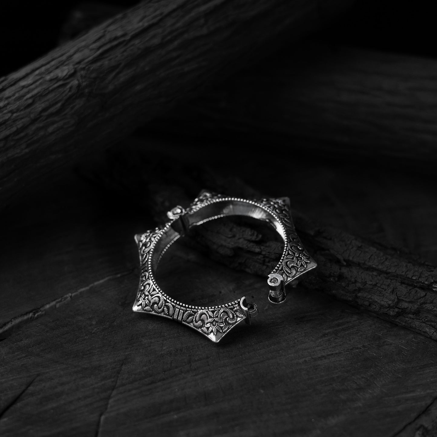Saanjh Bela Blossom Oxidised Bangle