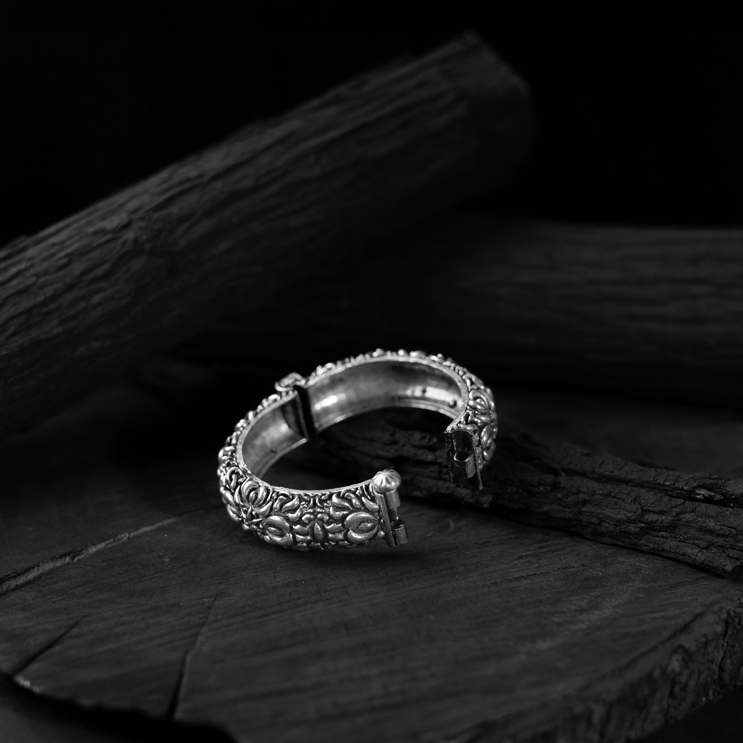 Lotus Saanjh Bela Oxidised Bangle