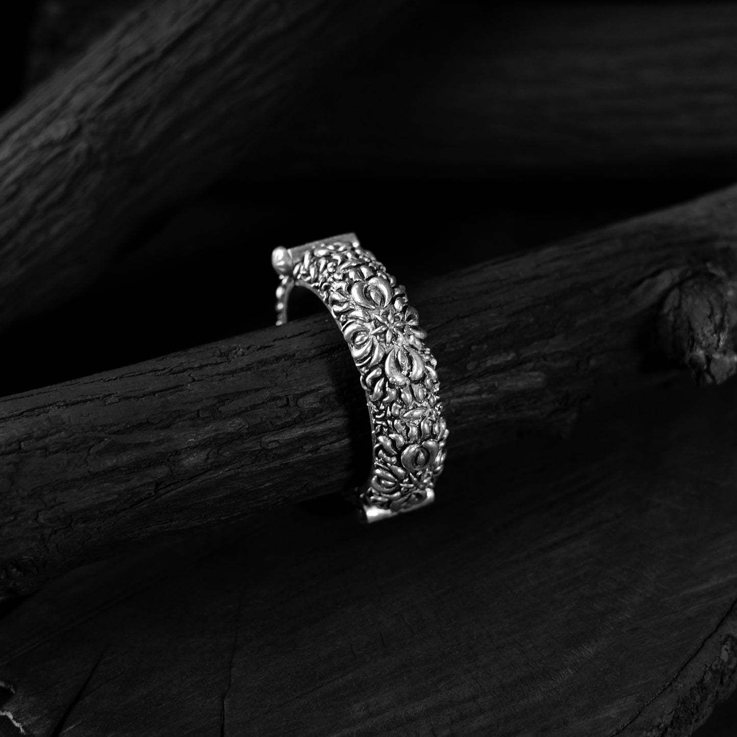 Lotus Saanjh Bela Oxidised Bangle