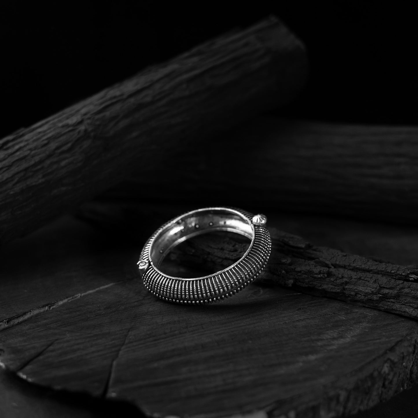 Saanjh Bela Round Oxidised Bangle