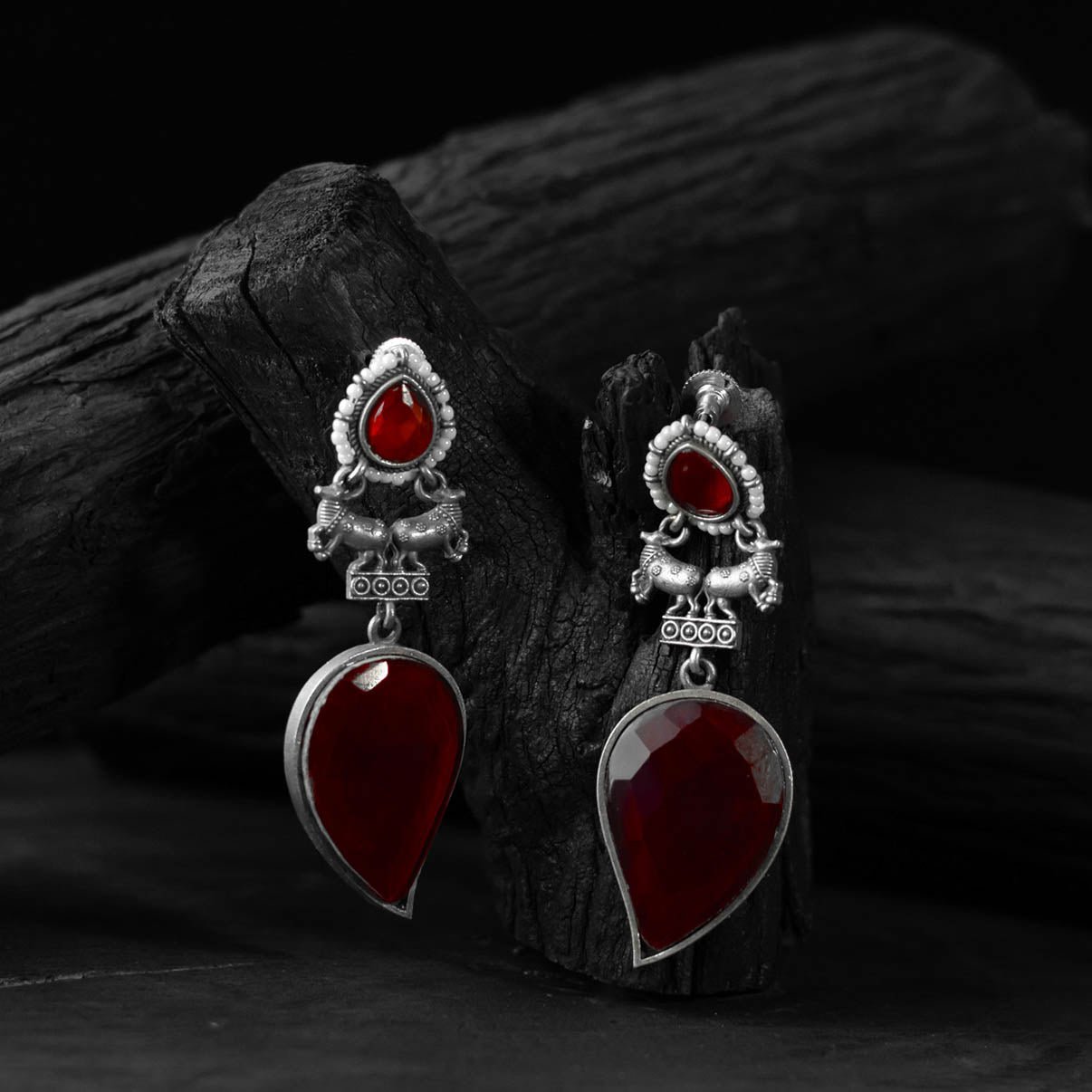 Nandi Saanjh Bela Red Oxidised Earrings