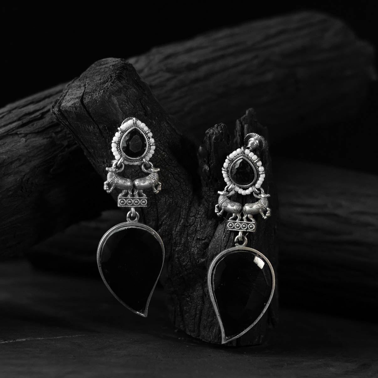 Nandi Saanjh Bela Black Oxidised Earrings