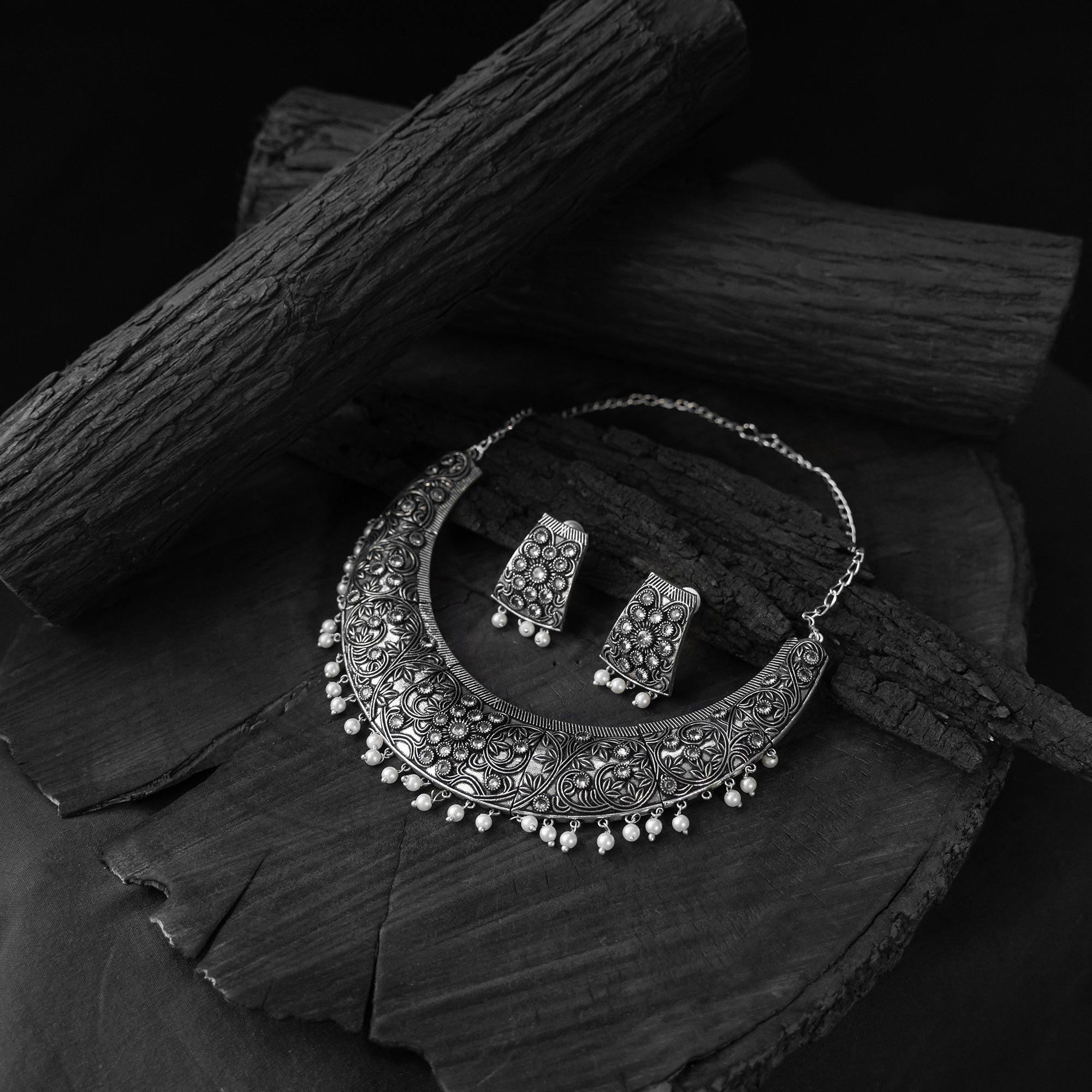 Saanjh Bela Crystal Floral Oxidised Necklace Set