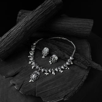 Saanjh Bela Black Leaves Oxidised Necklace Set